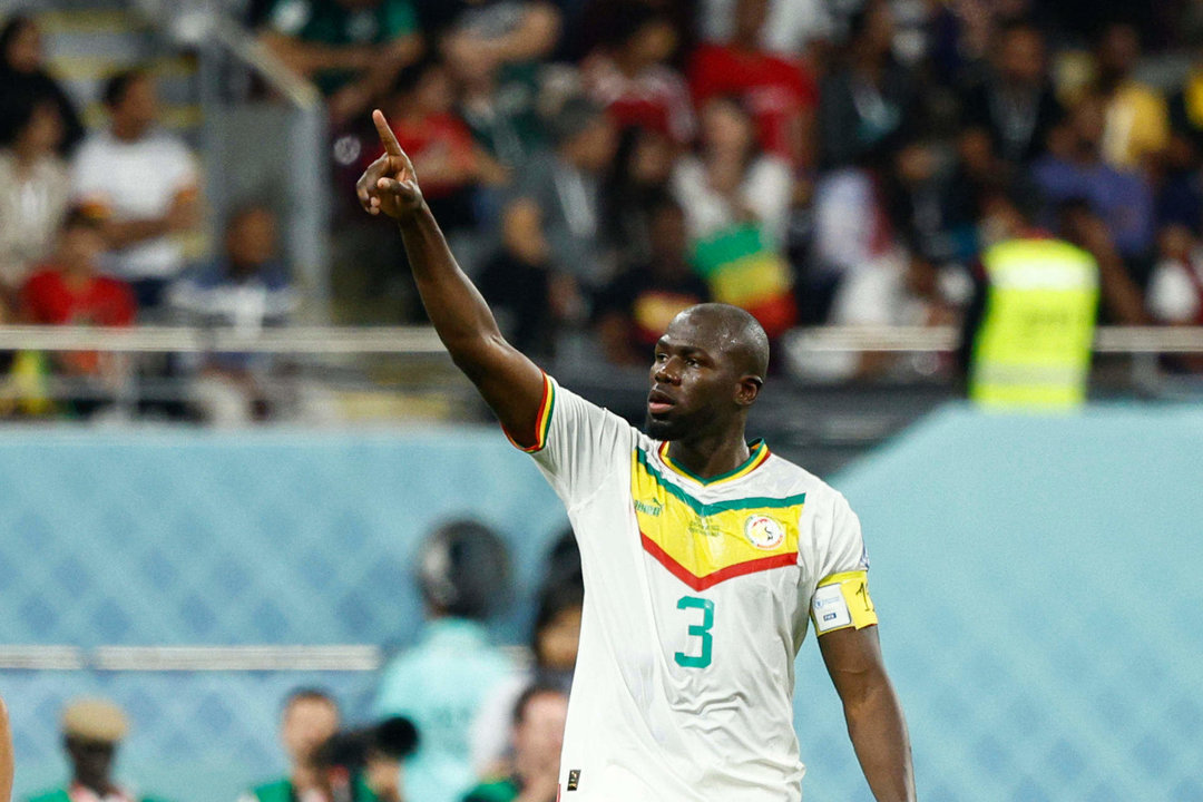 Kalidou Koulibaly De Senegal celebra su golen Internacional Khalifa estadio en Doha, Qatar, . EFE/ Rodrigo Jimenez